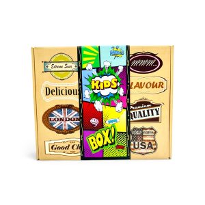 Kids Box 32 db nemzetközi édességválogatás + ajándék retro kézi játékkonzol